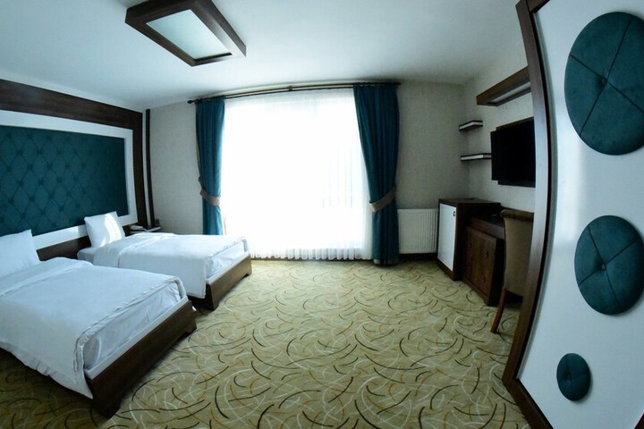 Room 7 of 17