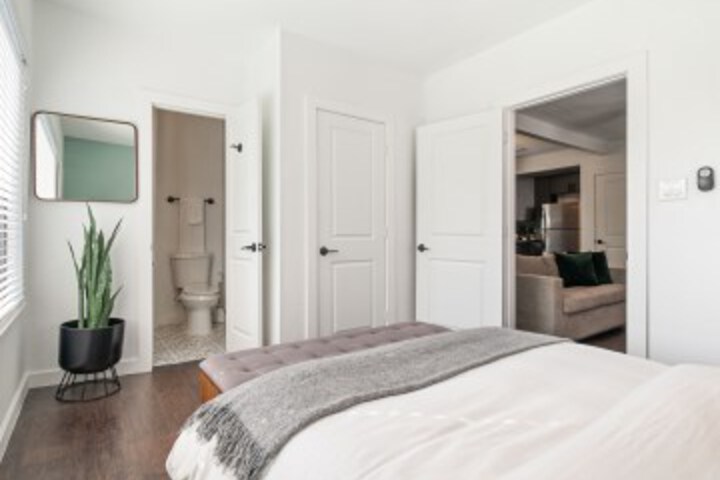 Room 70 of 73