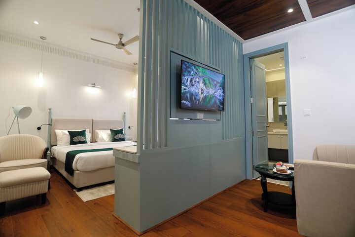 Room 13 of 70