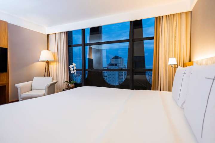 Room 12 of 89