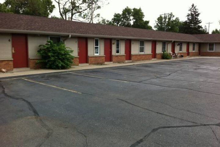 Exterior of METRO INN MOTEL