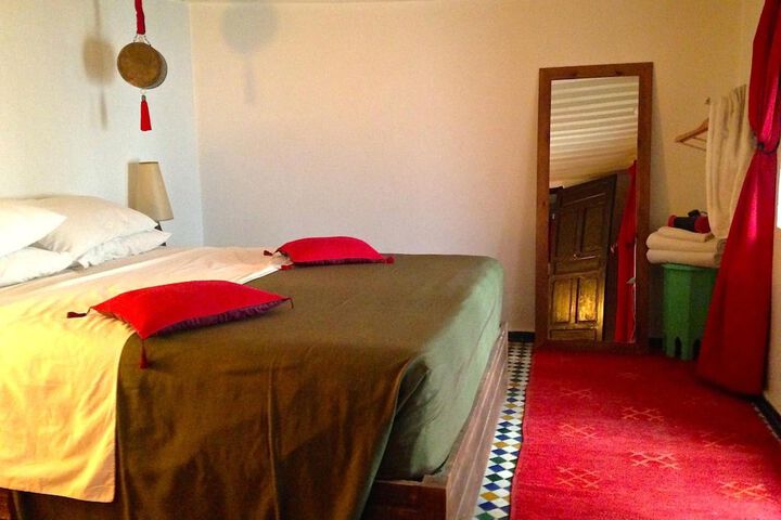 Room 18 of 105