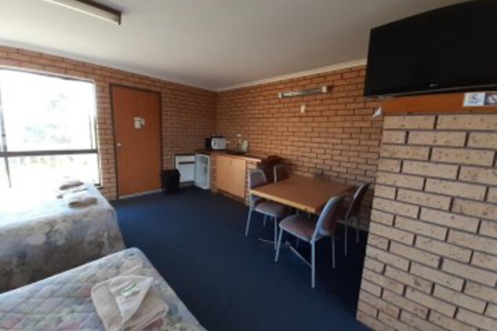 Room 5 of 48