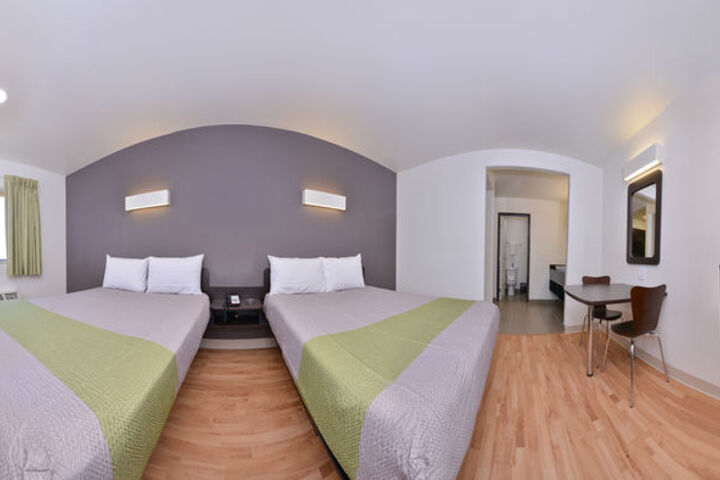 Room 4 of 23