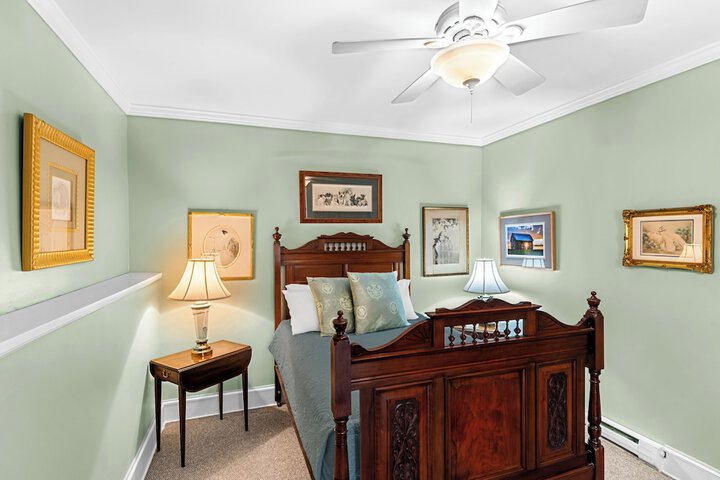 Room 27 of 59