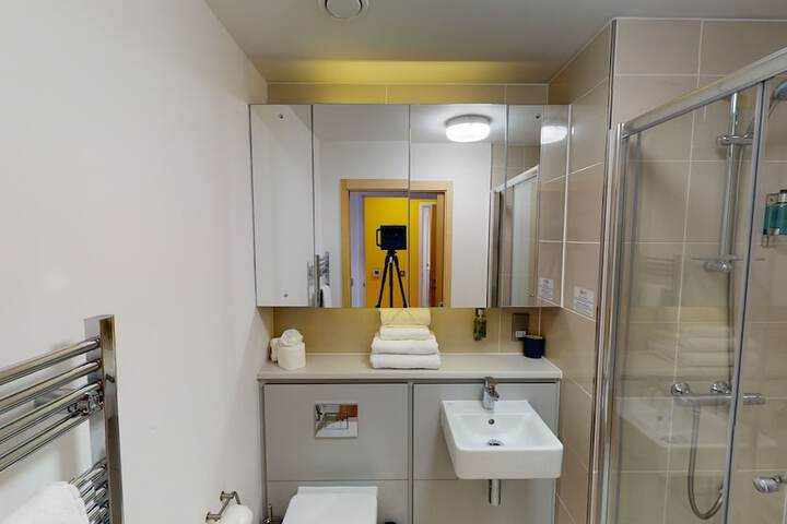 Room 255 of 296