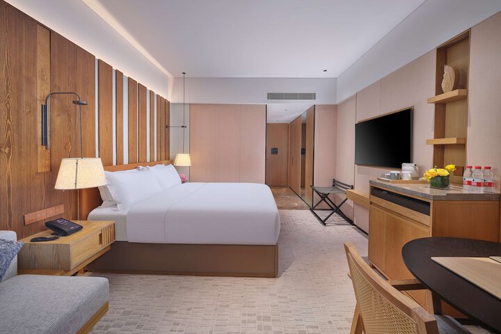 Room 16 of 53