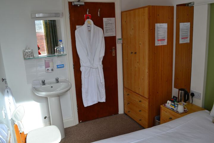 Room 16 of 59