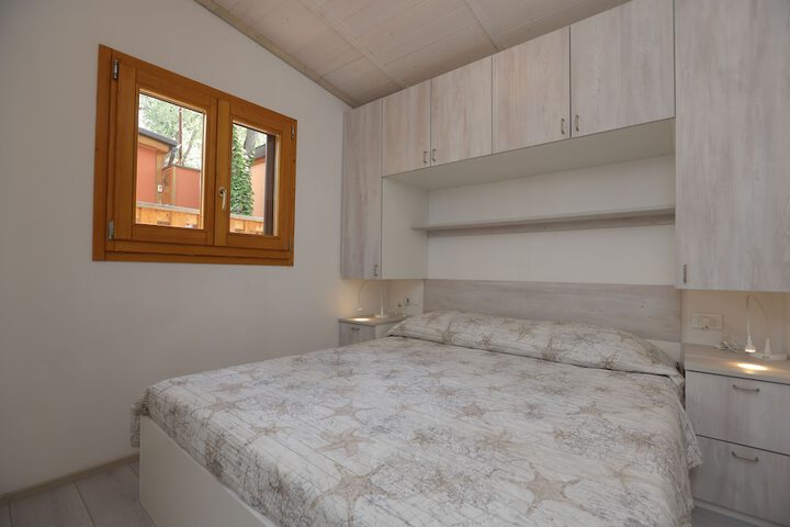 Room 16 of 79