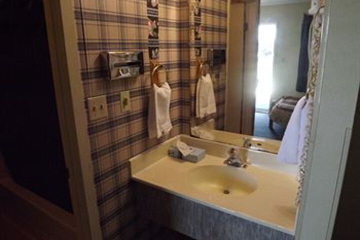 Room 5 of 23