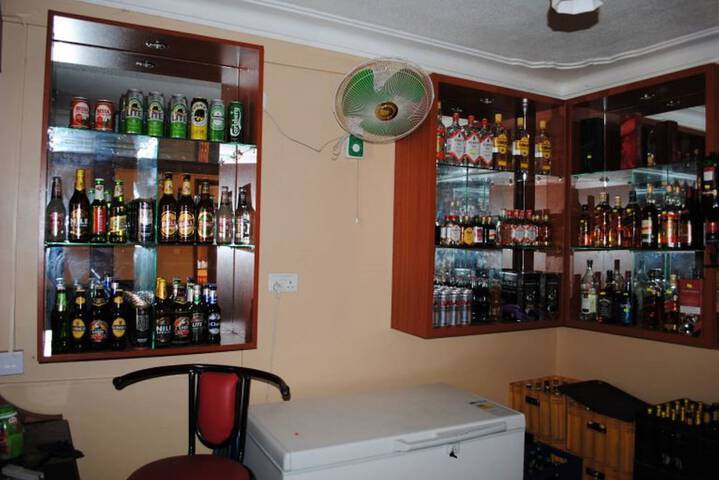Lounge 13 of 24