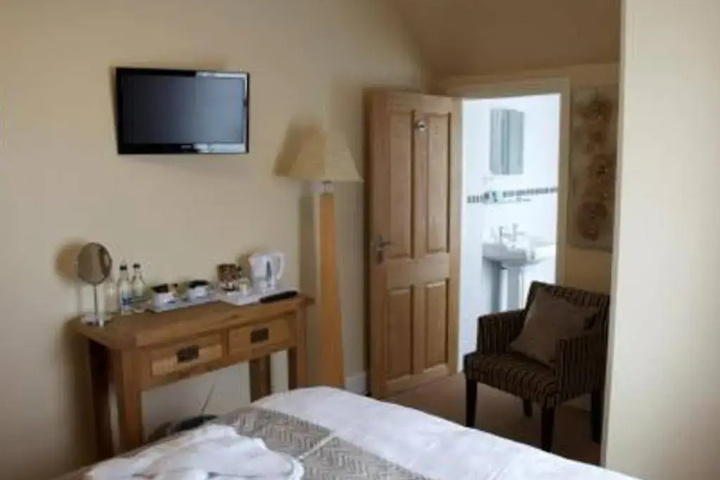 Room 3 of 14