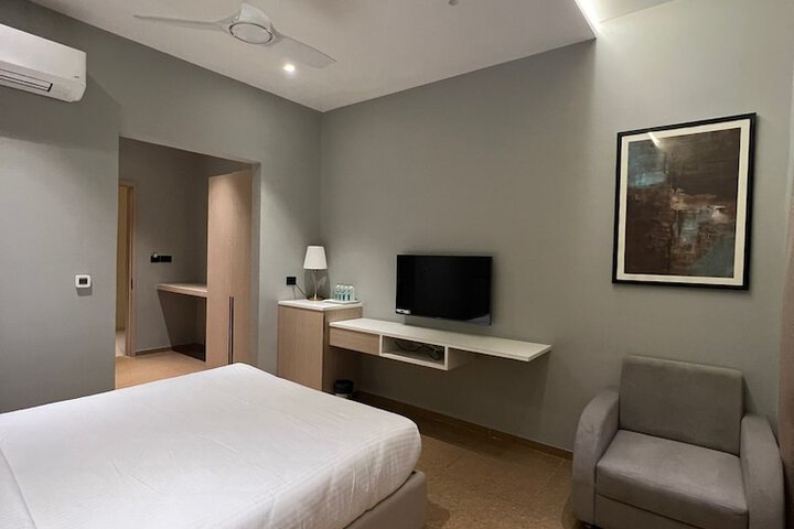 Room 13 of 21