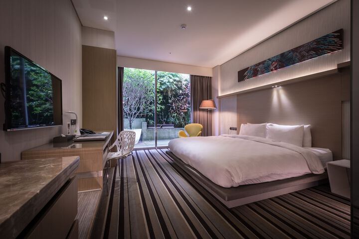 Room 9 of 36