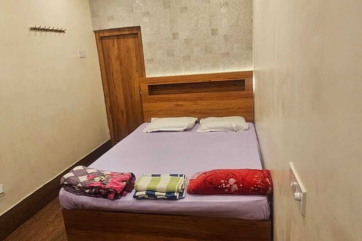 Room 4 of 25