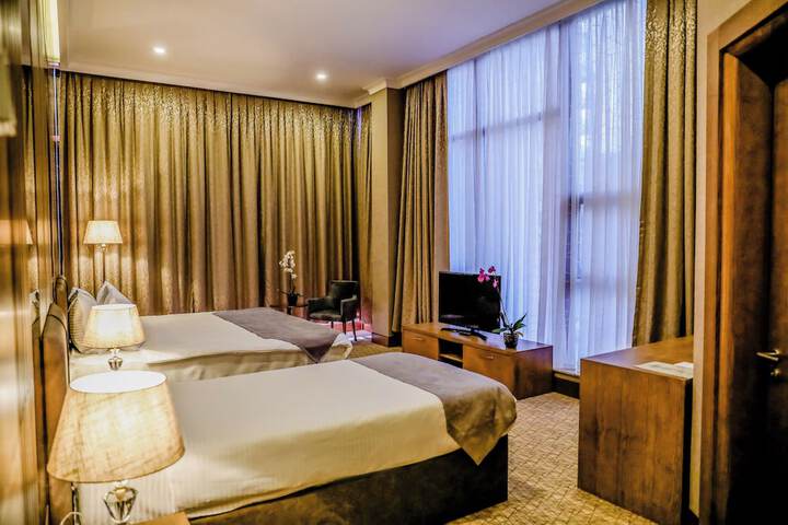 Room 7 of 24