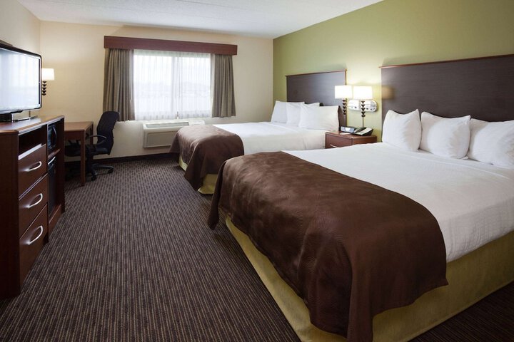 1 King Bed (8 of 8)