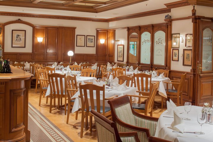 Dining 93 of 157