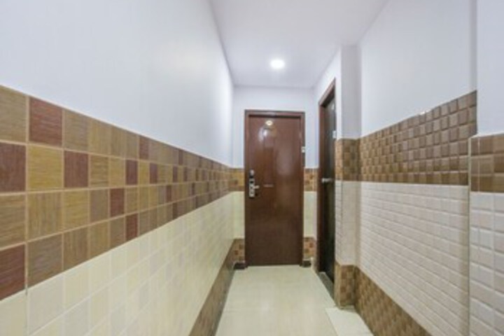 Ballroom/Hall 6 of 30