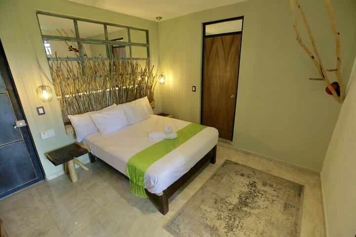 Room 4 of 94