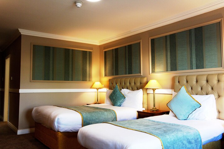 Room 3 of 41
