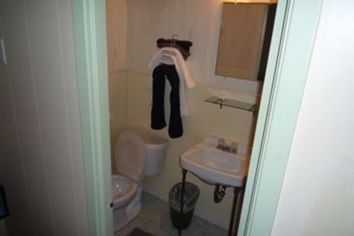Room 6 of 48