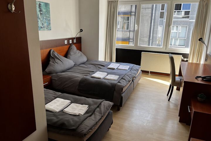 Room 10 of 52