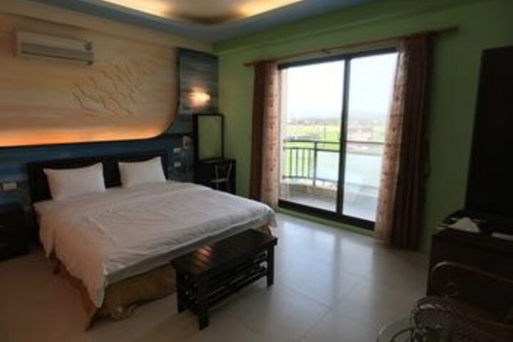 Room 9 of 21