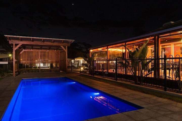 Pool 25 of 52