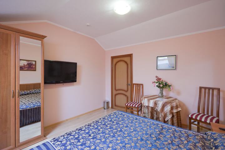 Room 13 of 63