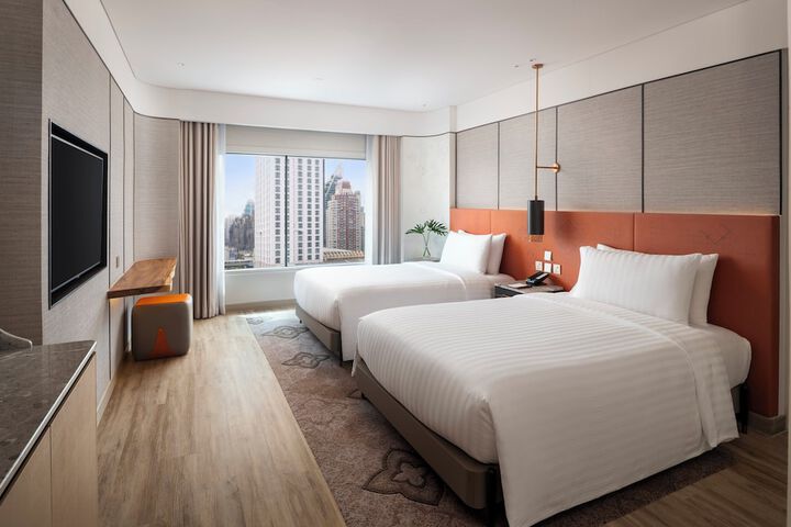 Room 51 of 277