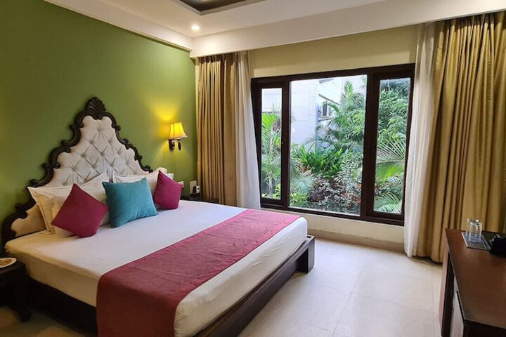 Room 10 of 27