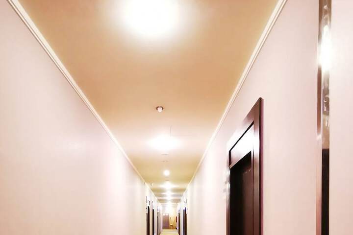 Ballroom/Hall 42 of 52