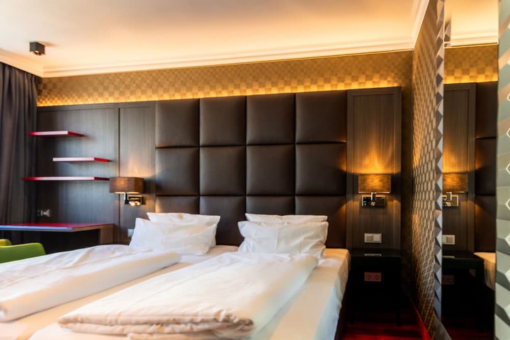 Room 14 of 101