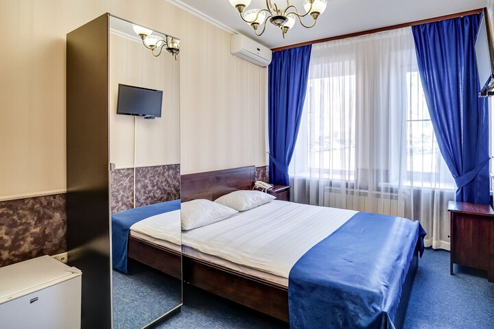 Room 9 of 35