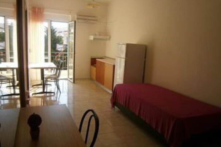 Room 5 of 13