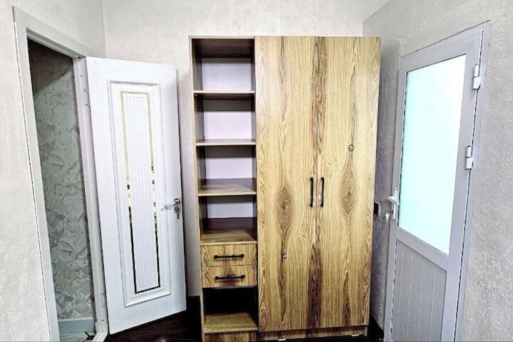 Room 4 of 16