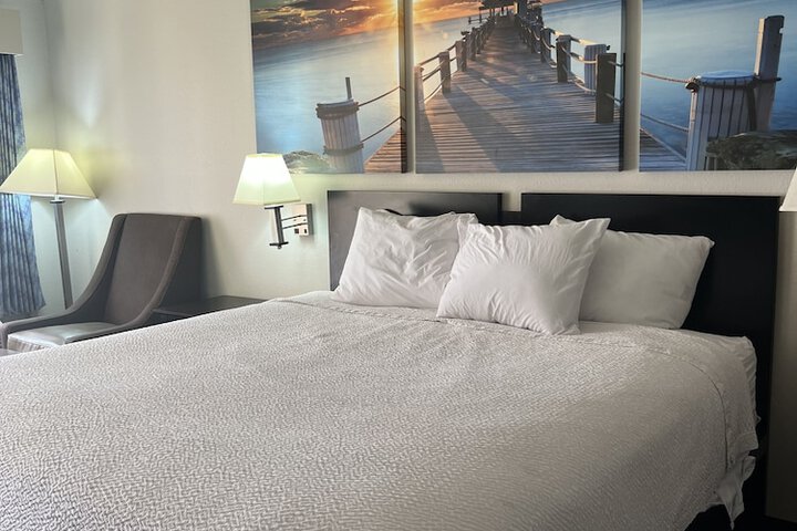 1 King Bed (31 of 34)