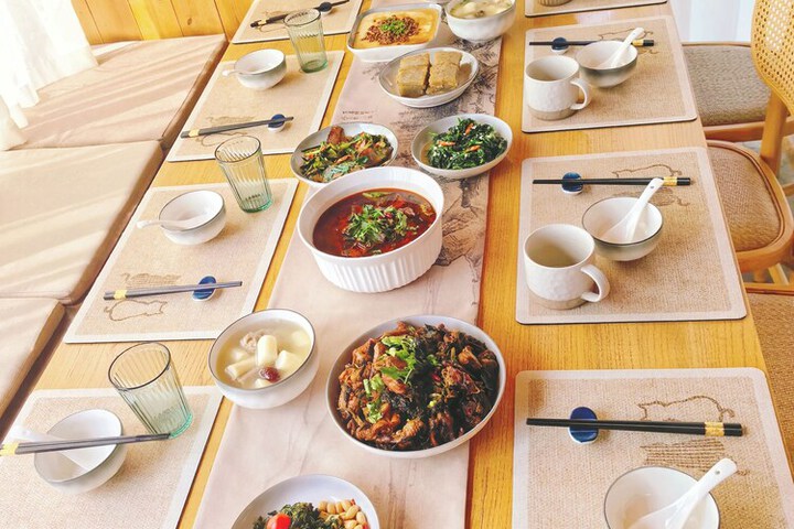 Dining 52 of 80