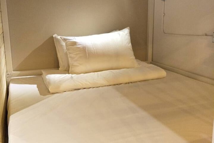 Room 30 of 85