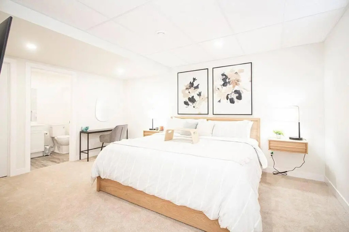 Luxurious 3 Bedroom Townhouse Free Parking and Wifi