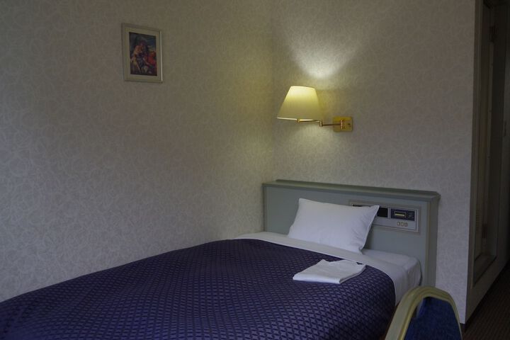Room 5 of 44
