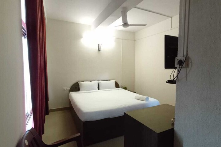 Room 9 of 9