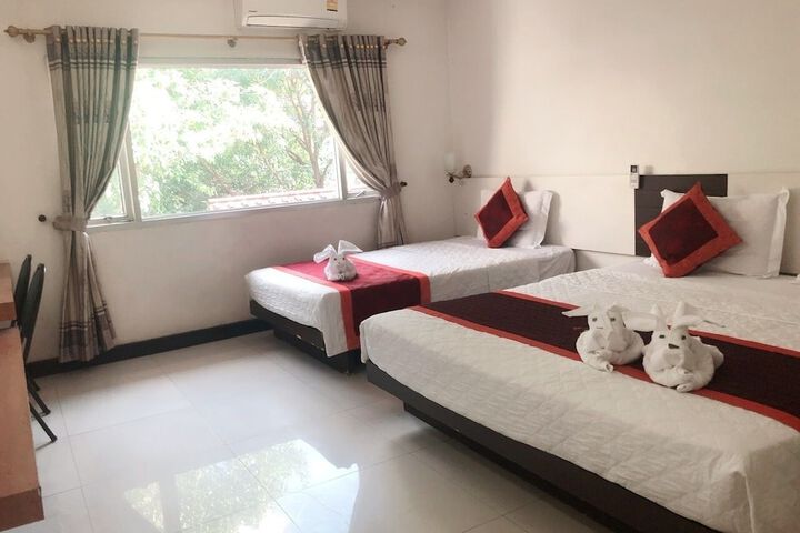 Room 12 of 30