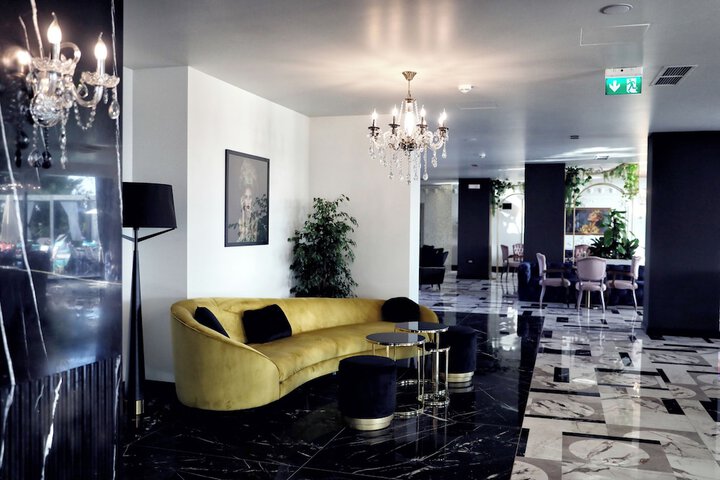 Hotel Interior 5 of 107