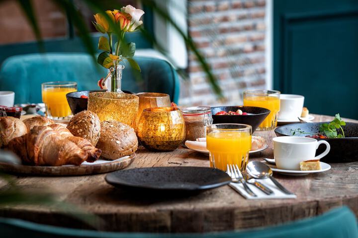 Breakfast/Coffee Service 40 of 51