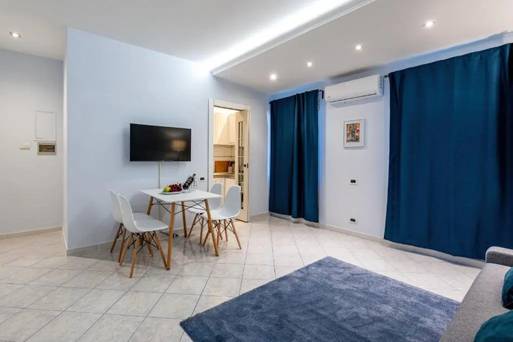 Room 5 of 14