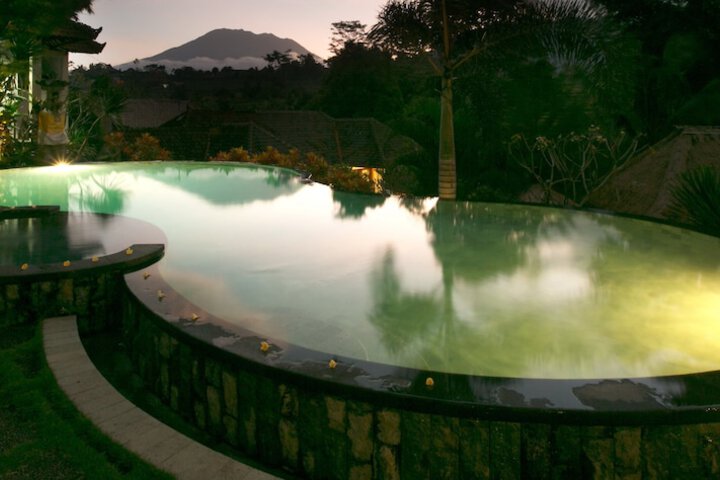 Pool 16 of 38