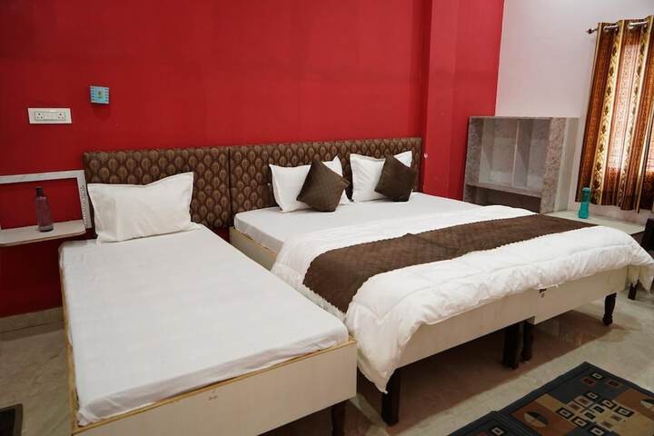 Room 6 of 14