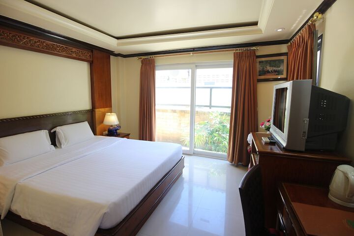 Room 14 of 53